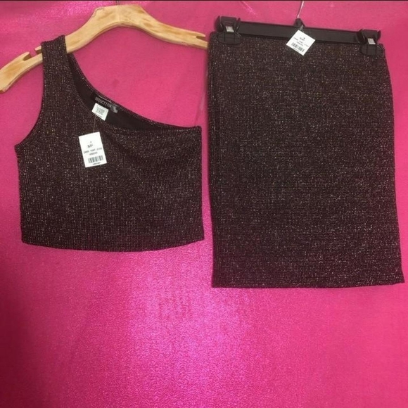 🆕Black & Pink Metallic Two Piece Crop Top & Mini Skirt Set~Size S - Picture 6 of 8